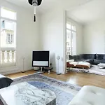Paris District A Bright And Peaceful Pied A Terre