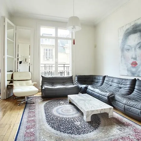 District A Bright And Peaceful Pied A Terre