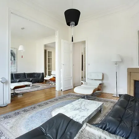 District A Bright And Peaceful Pied A Terre Apartment