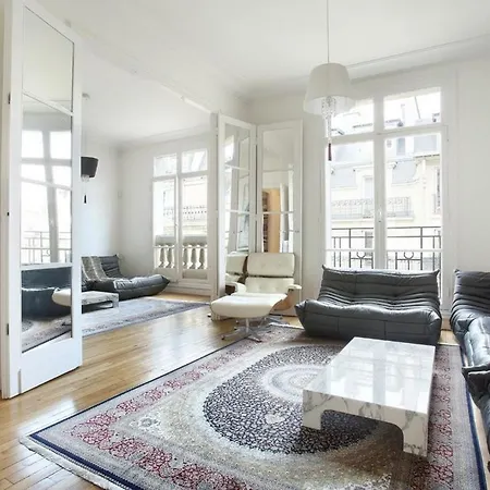 Apartment District A Bright And Peaceful Pied A Terre