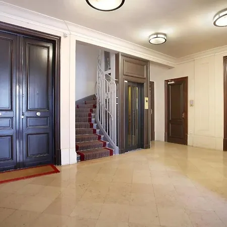 Apartment District A Bright And Peaceful Pied A Terre *